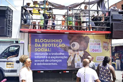 
				
					Tradicional Mudança do Garcia se prepara para desfile; veja fotos
				
				