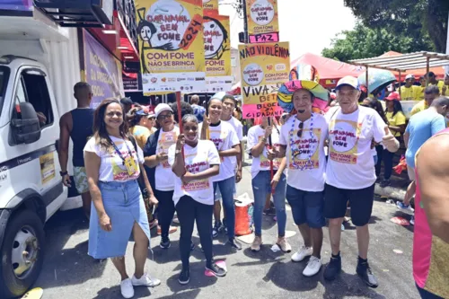 
				
					Tradicional Mudança do Garcia se prepara para desfile; veja fotos
				
				