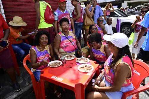 
				
					Tradicional Mudança do Garcia se prepara para desfile; veja fotos
				
				