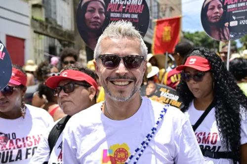 
				
					Tradicional Mudança do Garcia se prepara para desfile; veja fotos
				
				