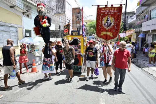 
				
					Tradicional Mudança do Garcia se prepara para desfile; veja fotos
				
				