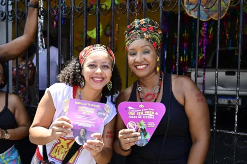 
				
					Tradicional Mudança do Garcia se prepara para desfile; veja fotos
				
				