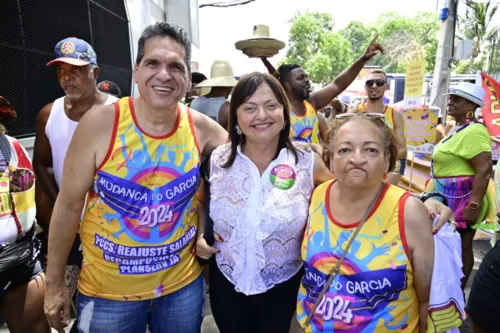 
				
					Tradicional Mudança do Garcia se prepara para desfile; veja fotos
				
				