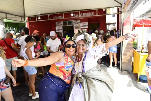 
				
					Tradicional Mudança do Garcia se prepara para desfile; veja fotos
				
				