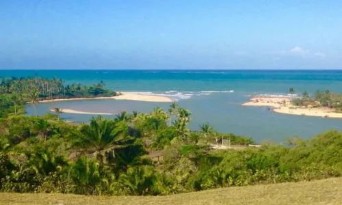 
				
					Turista carioca morre atropelada na frente do marido em Caraíva
				
				