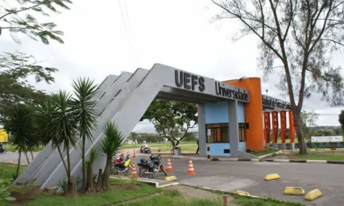 
				
					UEFS abre 15 vagas para educadores com salários acima de R$ 1,5 mil
				
				