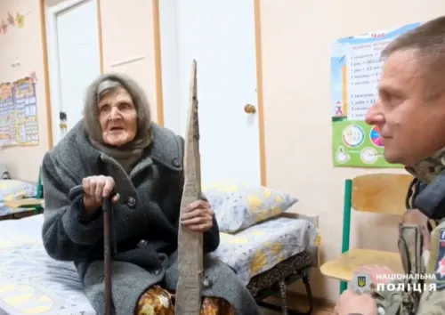 
				
					Ucraniana de 98 anos anda 10km para fugir de invasão russa
				
				