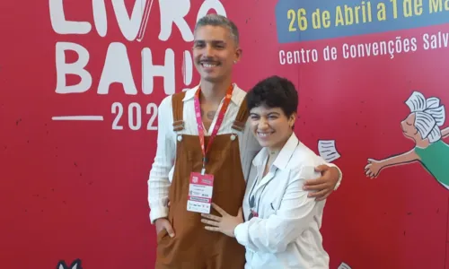 
				
					Último dia da Bienal do Livro reúne Vovô do Ilê, Zélia Duncan e mais
				
				