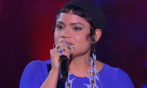 
				
					Única baiana no The Voice, Dominique vence 'batalha' e avança de fase
				
				