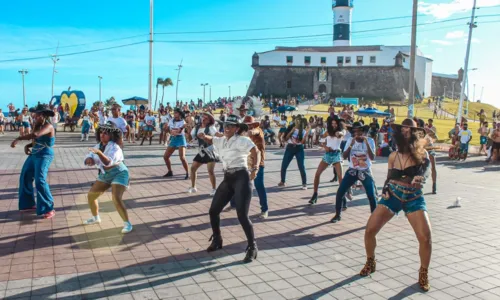 
				
					VÍDEO: fãs de Beyoncé fazem flashmob no Farol da Barra
				
				