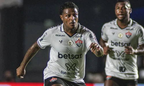 
				
					Vasco vence Vitória por 2x1 e rubro-negro permanece do Z4
				
				