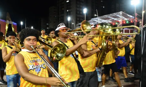 
				
					Veja imagens das fanfarras e bloquinhos no circuito Sérgio Bezerra
				
				