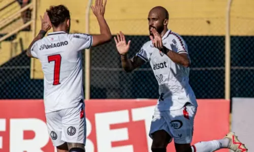 
				
					Vitória vence Itabuna por 2 a 0 e volta a semifinal do Baianão
				
				