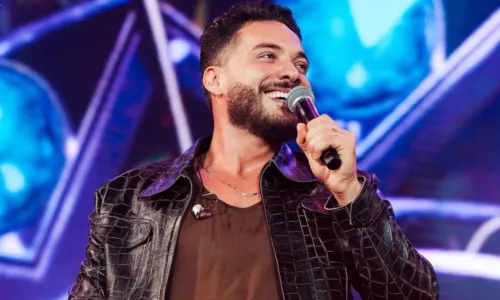 
					Wesley Safadão comemora aniversário em família durante show na Bahia
				
				