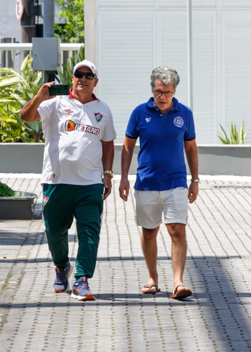 
				
					Amigos e familiares se despedem de Zagallo em velório na sede da CBF
				
				