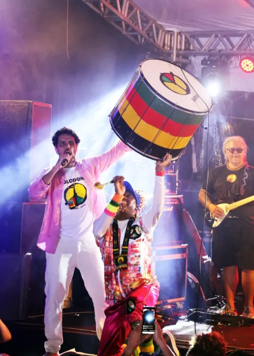 
				
					Com BaianaSystem, Olodum agita Pelourinho na 'Terça da Bênção'
				
				