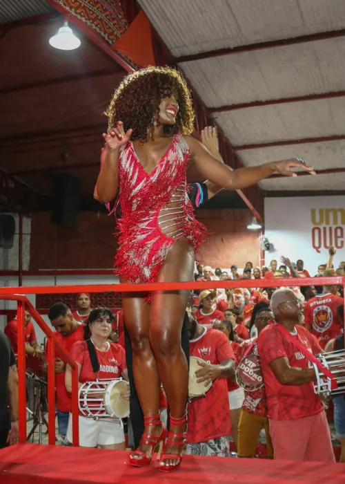 
				
					Lore Improta, Erika Januza e mais: veja ensaio do Carnaval do Rio
				
				