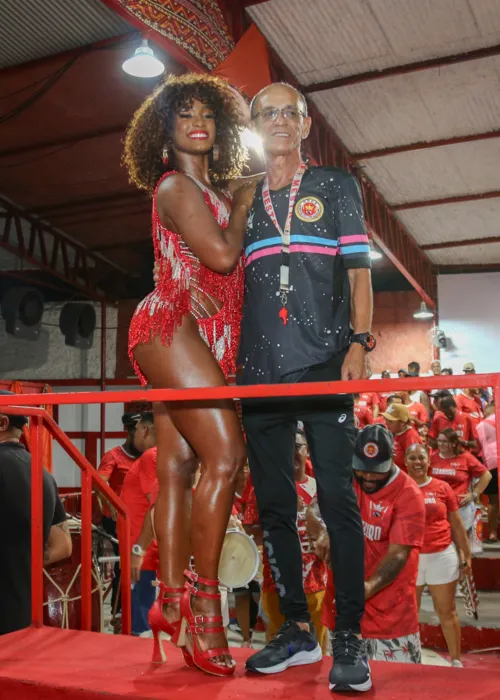 
				
					Lore Improta, Erika Januza e mais: veja ensaio do Carnaval do Rio
				
				