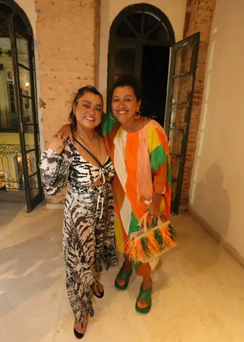 
				
					Preta Gil canta em roda de samba no Centro Histórico de Salvador
				
				