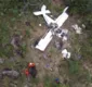
                  Bombeiros resgatam corpos das vítimas de queda de avião na Bahia