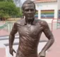 
                  Estátua de Daniel Alves é retirada de praça após recomendação do MP