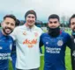 
                  Jogadores do Bahia tietam estrelas do Manchester City na Inglaterra