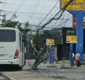 
                  Ônibus bate em poste e afeta fornecimento de energia
