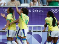 Brilho de Marta e paredão no Handebol: o 2º dia de Jogos Olímpicos