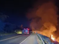 Carreta explode e motorista morre carbonizado em Teixeira de Freitas