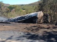 Homem morre após explosão de caminhão-tanque em estrada da Bahia