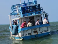 Tripulantes de barco à deriva são resgatados no sul da Bahia