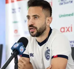 Cabeçada de Everton Ribeiro no Ba-Vi da final era para expulsão? Vote