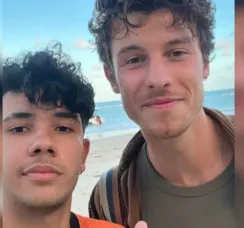 Shawn Mendes usa marca de Sasha Meneghel em Trancoso