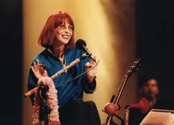 ‘Fora da Lei’: conheça música composta por Rita Lee e Ed Motta