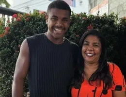 Mãe de Davi Brito cobra explicações do filho após casamento relâmpago