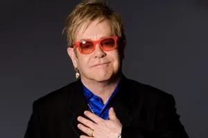 Elton John está com a visão de um dos olhos limitada; 'me recuperando'