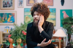 Martins faz show com versões de sucessos em Salvador