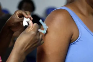 Vacina disponível na Bahia contra XBB, vence próxima quarta (3)