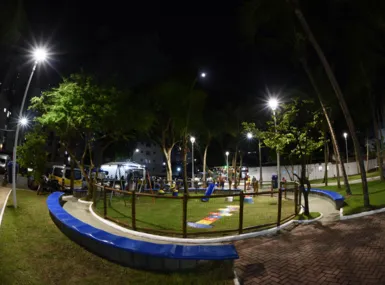 Bairro do Stiep, em Salvador, ganha nova praça e quadra poliesportiva