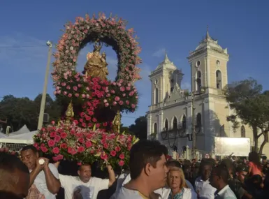 Feriado da padroeira tem missas e procissão em Feira de Santana