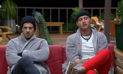 
					A Fazenda: Sacha e Yuri se estranham após 'brincadeira': 'Grosseria'
				
				