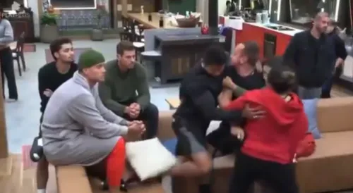 
					'A Fazenda 16': Gizelly sugere que Sacha está em crise de abstinência
				
				