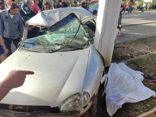 
				
					Acidente entre carro e bicicleta deixa dois mortos na Bahia
				
				