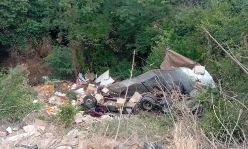 
				
					Acidente entre carro e bicicleta deixa dois mortos na Bahia
				
				