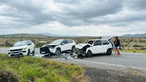 
				
					Acidente na BR-242 deixa morto e duas pessoas feridas
				
				