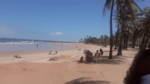 
				
					Adolescente de 16 anos desaparece após se afogar em praia de Maraú
				
				