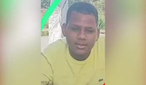 
				
					Adolescente é morto a tiros por grupo de criminosos em Salvador
				
				