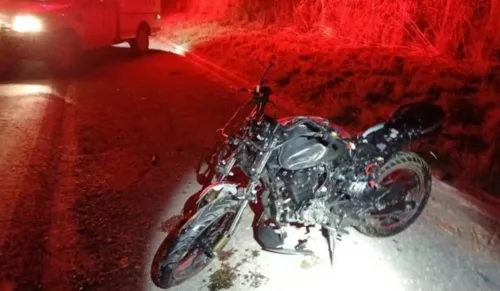 
				
					Adolescente morre após batida entre moto e caminhão em via na Bahia
				
				