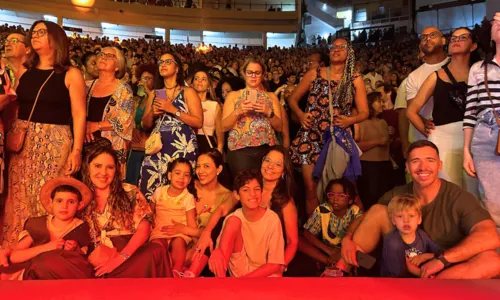 
				
					Alceu Valença faz Salvador dançar em noite mágica na Concha Acústica
				
				