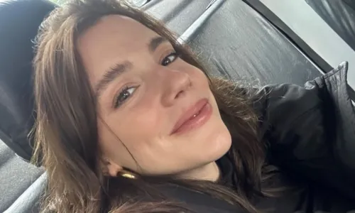 
				
					Alice Wegmann revela que precisou ser reanimada em gravação
				
				